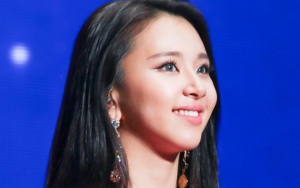 Usung Gaya Rambut Baru yang Nyentrik, Seperti Ini Penampilan Chaeyoung Twice
