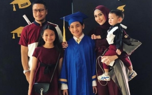 Tak Bisa Hadiri Penutupan Training Sang Anak, Arie Untung Kirim Surat Mengharukan
