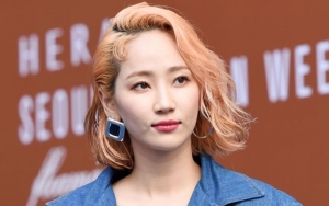Buka-Bukaan Soal Cinta, Yenny Akui Belum Kepikiran Untuk Menikah