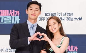 Nyaris Dicium Park Min Young, Park Seo Joon Salting di Still Cut 'Why, Secretary Kim?'