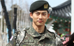 Jalan-Jalan Nikmati Libur Wamil, Taecyeon Ungkap Malu Tulis Surat Untuk Fans