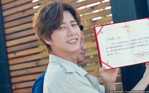 Ditantang Nana, Gantengnya Park Hae Jin Lakukan Ice Bucket Challenge