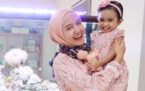 Sudah Pandai Berpose, Mata Indah Putri Intan Nuraini Curi Perhatian Netter