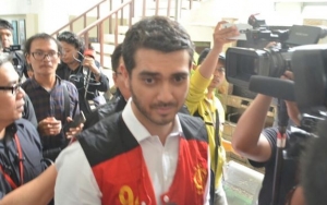Ketua Majelis Hakim Berduka, Sidang Pleidoi Fachri Albar Ditunda