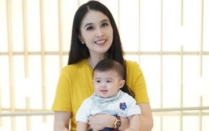 Pamer Foto Dirias, Sandra Dewi Dipuji Kembali Ramping Seperti Gadis Belum Menikah