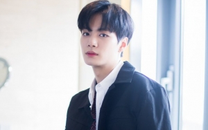 Rayakan Ultah, Kocaknya Ren Iseng Unggah Video JR NU'EST Topless