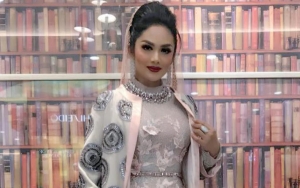 Penampilan Dicibir Saat Umrah, Krisdayanti Sebut Haters Tak Punya Kerjaan