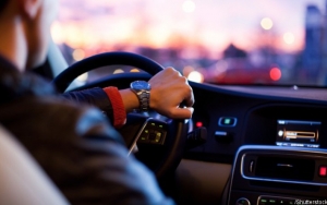 Kepala Pengemudi Ini Selamat Meski Terlindas Truk, Simak 5 Tips Berkendara Aman Hindari Kecelakaan