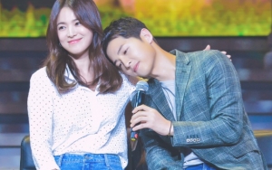 Belanja Bareng di Jepang, Baiknya SongSong Couple Beri Tanda Tangan ke Fans