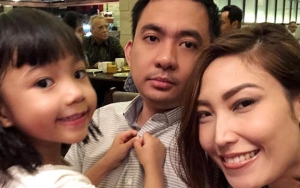 Unggah Foto Bareng, Ayu Dewi Tunjukkan Kemiripan Suami dengan Sang Putri