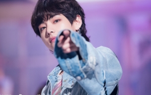 Tampil Keren Dipotret Dispatch, 10 Pose V BTS Ini Bikin Fans Susah Napas