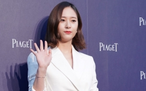 Pukau Netter, Krystal Super Cantik Jadi Model Majalah Italia