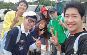 Syuting Liburan Neraka 'Running Man' di London, Lee Kwang Soo cs Tebar Foto Ceria