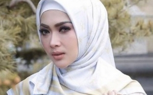 Syahrini Kecewa Tak Bisa Rayakan Lebaran di Mekkah, Kenapa?