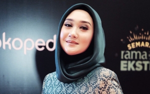 Dulunya Dibully Egois Tak Mau Punya Anak, Dian Pelangi Kini Ngebet Nikah?