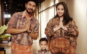 Nagita Lebaran Pakai Busana Etnik Karya Desainer Kondang, Harga Sandal Tak Kalah Mahal