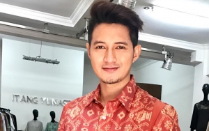 Sahabat Sejati, Chand Kelvin Ziarah ke Makam Olga Syahputra