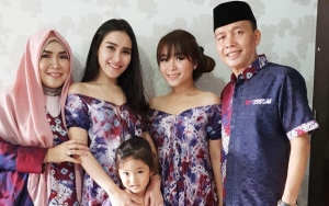 Ayah Ayu Ting Ting Menangis Saat Sungkeman, Ibunda Doakan Menikah di Tahun Depan