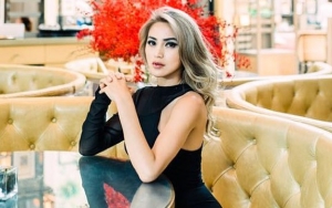 Jessica Iskandar Pose Sensual di Tepi Laut, Diejek Mirip Nenek-Nenek Usai Pamer Bra Ngintip
