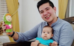 Wajah Mirip Haykal Kamil, Bayinya Dibilang Seperti Bule di Foto Lebaran
