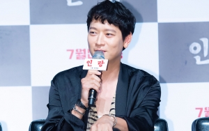 Tampil Nyentrik di Preskon Film, Kang Dong Won Disindir Menua dan Alami Kebotakan