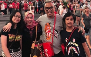 15 Tahun Menikah, Lucunya Gaya Uya Kuya dan Astrid Pacaran Alay di Amerika