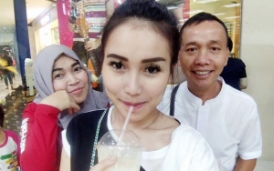 Abdul Rozak Masuk Rumah Sakit Saat Lebaran, Ayu Ting Ting Malah Sebut Ayahnya Aki-Aki Reyot