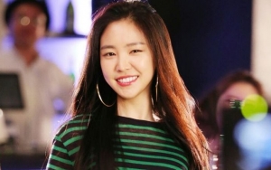 Masih Promosikan Kosmetik Ternama, Na Eun A Pink Tampil Cantik di Pemotretan Ini