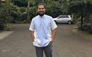 Teuku Wisnu Unggah Suporter Arab Saudi Shalat di Stadion Piala Dunia, Netizen Terharu