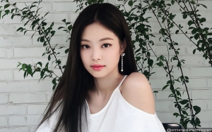 Jennie Tawari Main Game di Lokasi Syuting MV 'Ddu-du Ddu-du' Black Pink, Fans: Ya
