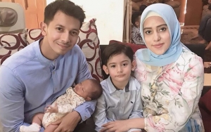 Lucu Banget, Putri Fairuz A. Rafiq Malah Bersin Saat Didekati Sang Ayah