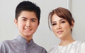 Pamer Foto Liburan ke Singapura, Tinggi Badan Putra Olla Ramlan Jadi Sorotan Netter