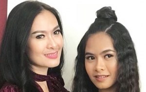 Tak Kalah Kece dari Putri Sulung, Penampilan Iis Dahlia Malah Dicibir Netter