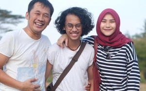 Baru Ultah ke-17,  Hanung Bramantyo Paksa Putra Sulung Jualan Kue