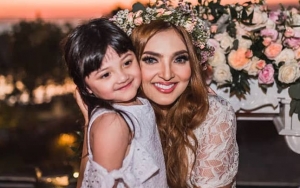 Terlalu Asyik Liburan di Amerika, Putri Kecil Ashanty Enggan Kembali ke Jakarta