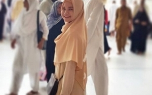 Umroh, Rossa Buka Kesempatan Untuk Netter Yang Ingin Titip Doa 