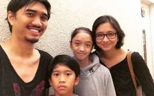 Duta SO7 Unggah Foto Liburan Bersama Keluarga, Penampilan Istri Berhijab Curi Perhatian