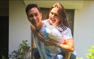 Sama-Sama Jadi Penyiar Piala Dunia 2018, Darius dan Donna Lakukan Hal Romantis Ini