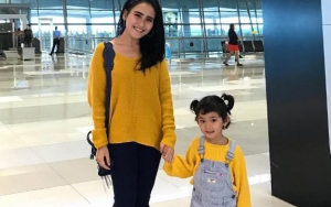 Bilqis Lahap Makan Mie, Netter Minta Ayu Ting Ting Batasi Konsumsinya