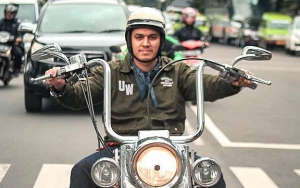 Sempat 'Puasa', Kevin Julio Akhirnya Eksis Lagi di Medsos Pasca Operasi Mata
