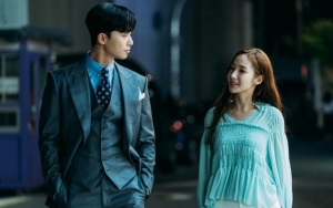 Siap-Siap Baper, Park Seo Joon Bakal Cium Park Min Young Beneran di 'Why Secretary Kim'?