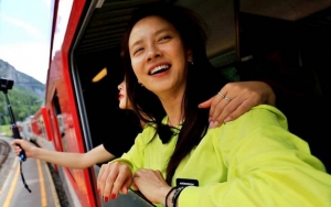 'Running Man' Ungkap Foto Song Ji Hyo Siap Jajal Serunya Paralayang di Swiss