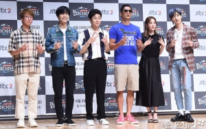 Tak Muncul di Foto Grup 'Buying Hardship', Kocaknya Eunhyuk-Sandara Cs Gantikan JR Dengan Ini