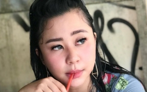 Chiquita Meidy Sebar Undangan Nikah, Netter Debat Soal Pencantuman Gelar Akademis