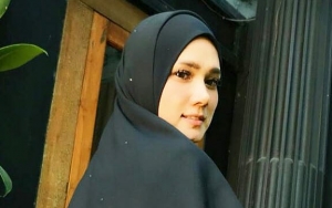 Begini Gaya Dandanan Mulan Jameela Manggung Usai Berhijab Syari