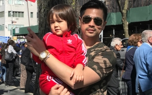 Romantis Banget, El Barack Cium Kakak Jessica Iskandar Sampai Basah