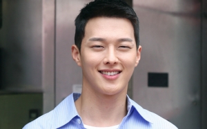 Jang Ki Yong Ungkap Rasanya Akting Lawan IU dan Jin Ki Joo, Seperti Apa?