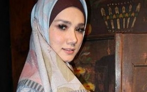 Hijabnya Dituding Hanya Pencitraan, Mulan Jameela: Nggak Juga