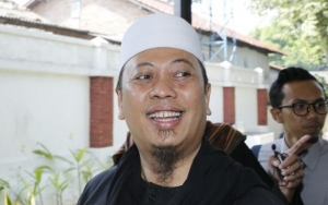 Bikin Anak Kecewa, Opick Malah Tertawa Ditanya Umroh Ditemani Wanita Bercadar Diduga Istri Keempat