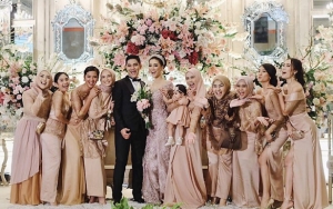Pernikahan Erica Putri Berkonsep Mewah, Citra Kirana Cantik Berkebaya Merah Ditemani Ali Syakieb